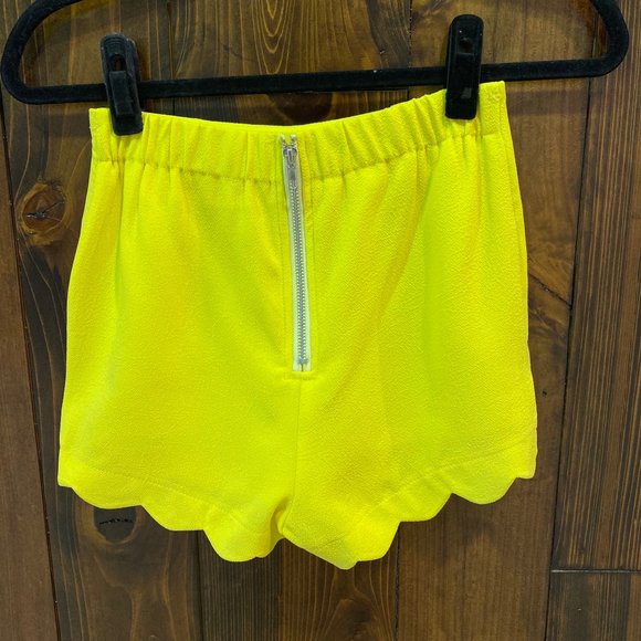 Lemon-Yellow Scallop-Trimmed Shorts- Small - Picture 2 of 3